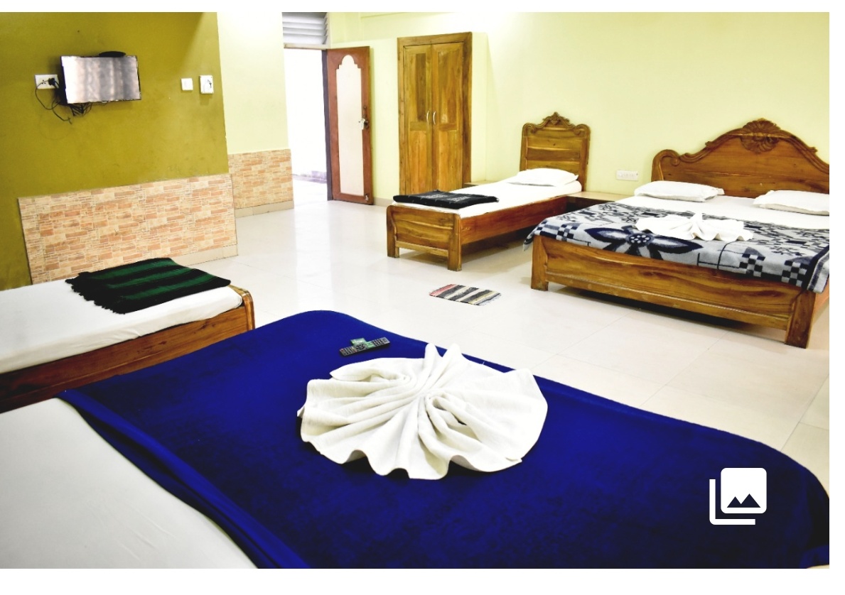 Six bed non AC Rooms Rs1800